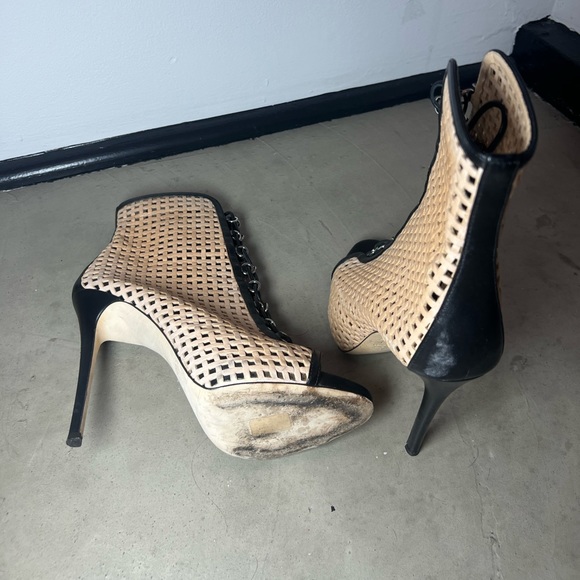 Sold

Giuseppe Zanotti Heels - Picture 5 of 8